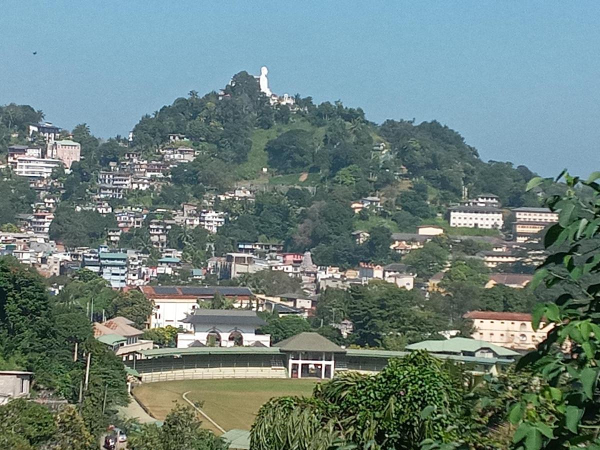 Kelum Homestay Kandy Kültér fotó